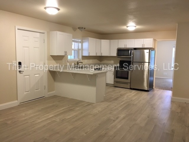Building Photo - 1380 Quince St