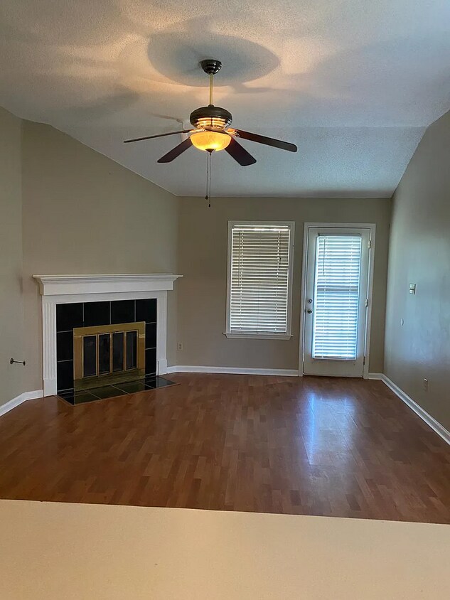 Building Photo - 3644 Carnes Ave