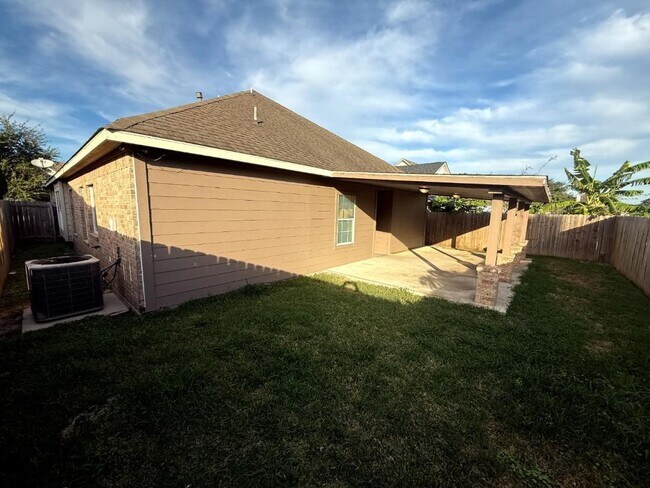 Foto del edificio - 10110 Gil Jr Ln