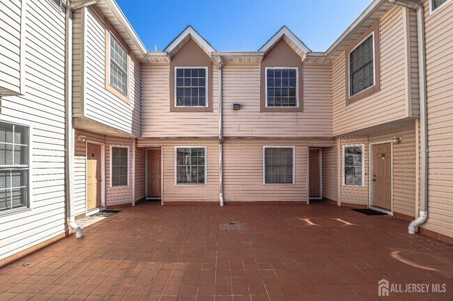 Building Photo - 105 Adamecs Way