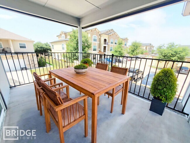 Foto del edificio - 1021 W Golden Ln