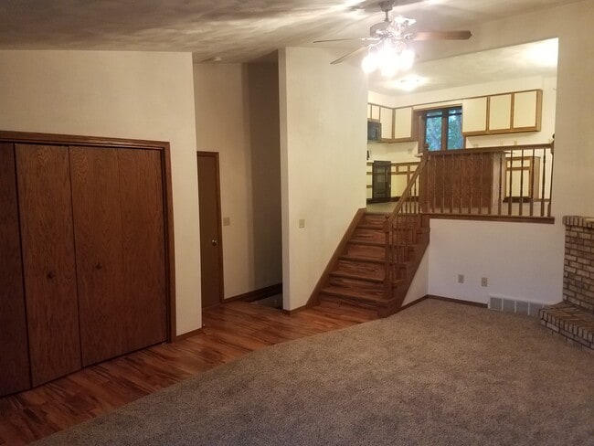 Building Photo - 2220-2 Skylark Dr