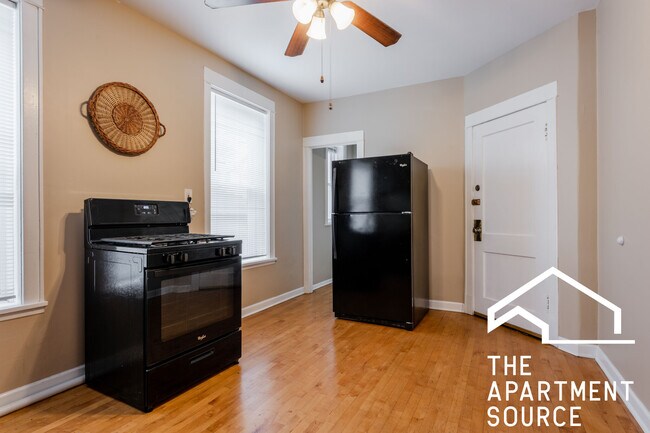 Foto del edificio - 2614 N Springfield Ave