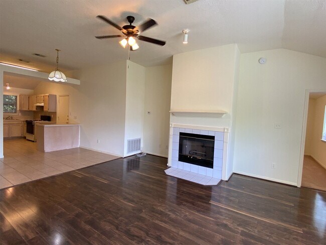 Foto del edificio - 2222 Havenhouse Dr