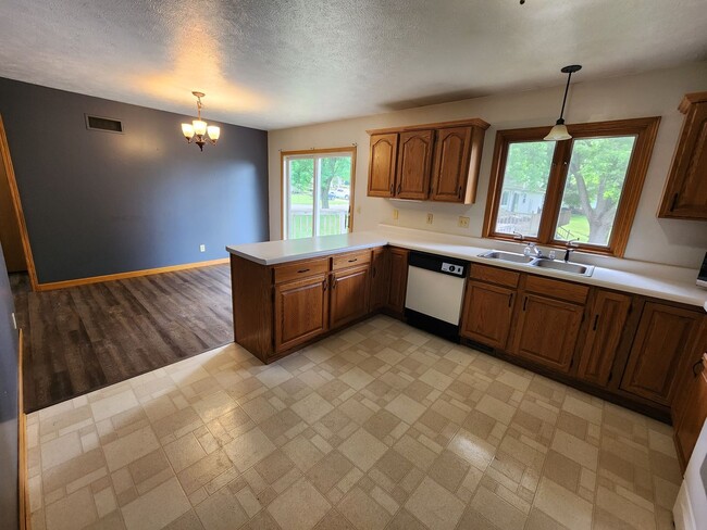 Foto del edificio - 3 Bedroom in Mackinaw!