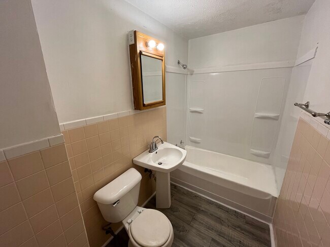 Foto del edificio - 2705 Horton Dr