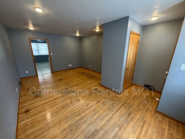 Foto del edificio - 615 10th Ave SW