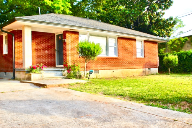 Building Photo - 1077 Curtis Dr