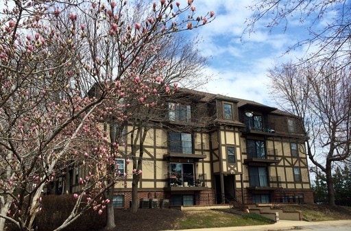 Primary Photo - 7600 Shawnee Mission Pky