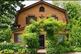 Primary Photo - Charming 3 Bedroom with Lush Sunset Views ...