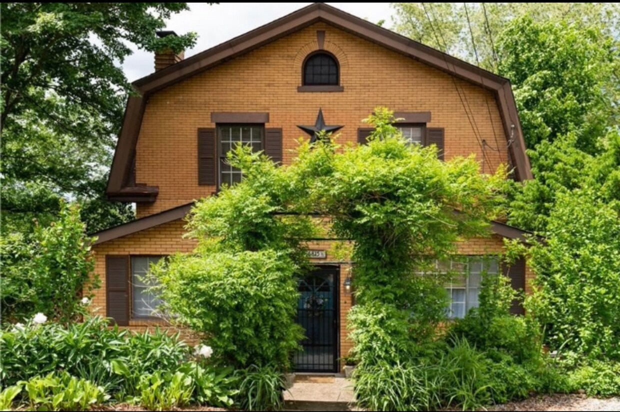 Foto principal - Charming 3 Bedroom with Lush Sunset Views ...