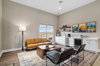 Waterways Apartments photo'