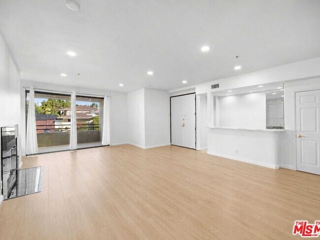 Foto del edificio - 9836 Vidor Dr