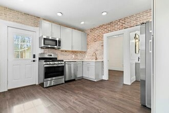 Building Photo - 715 Arcadia Pl