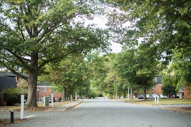 Ivy Garden Apartments - Charlottesville, VA | Apartments.com