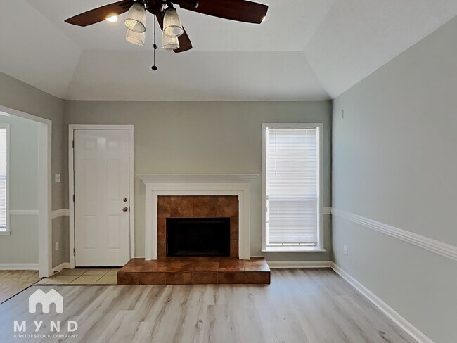 Foto del edificio - 5266 Rolling Ridge Cove