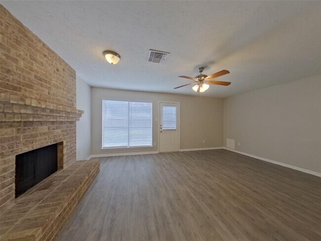 Building Photo - 5511 Fairview Forest Dr
