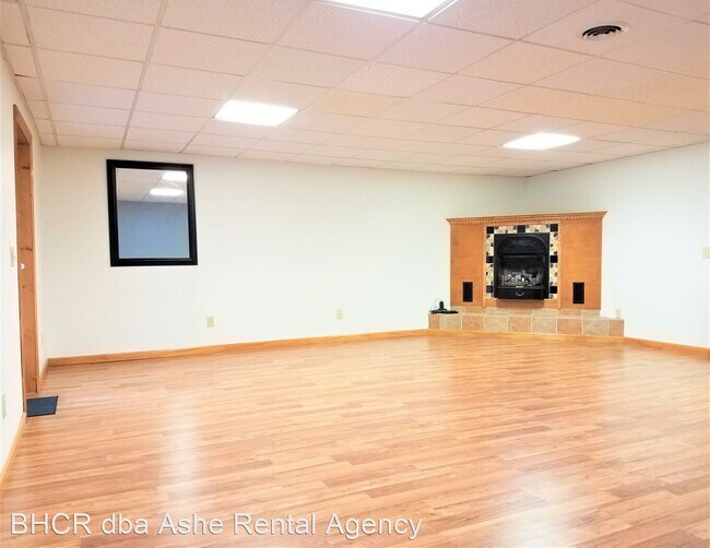 Foto del edificio - 1 br, 1 bath House - 200 Beacon Dr. Unit A