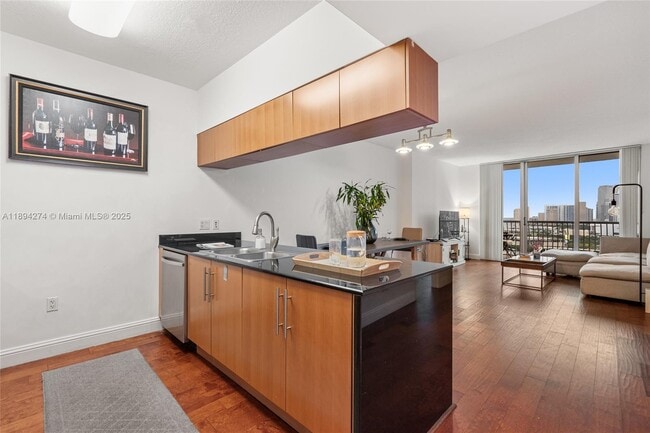 Foto del edificio - 1750 N Bayshore Dr