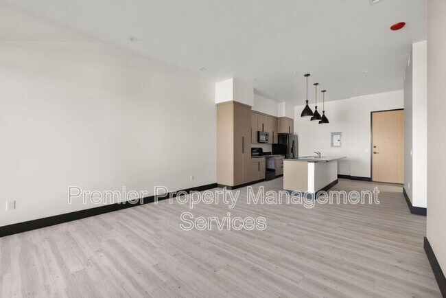 Foto del edificio - 2310 First Ave N