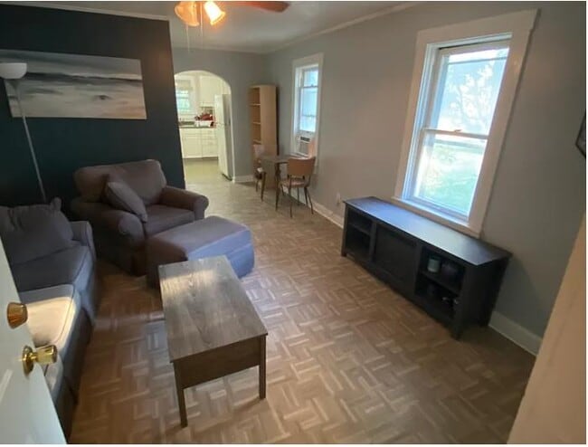 Foto del edificio - 932 E Market St