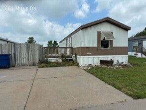 Building Photo - 661 W Mills Dr