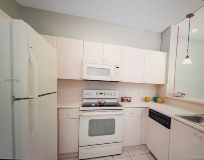 Foto del edificio - 17800 NW 73rd Ave