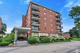 Building Photo - 20 Hammond Pond Pkwy