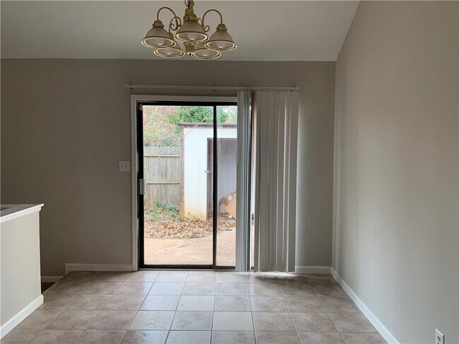 Foto del edificio - 2046 Oak Park Ln