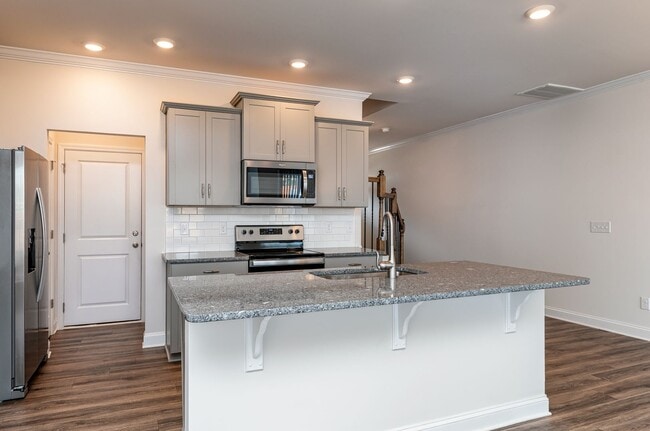 Building Photo - AVAILABLE NOW, Beautiful Home in Greer wit...