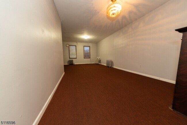 Building Photo - 985 Stuyvesant Ave