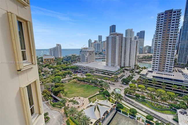 Building Photo - 888 Brickell Key Dr