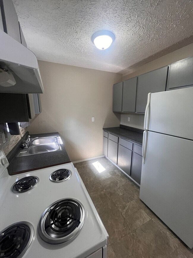 Foto del edificio - 15525 Tampa Rd