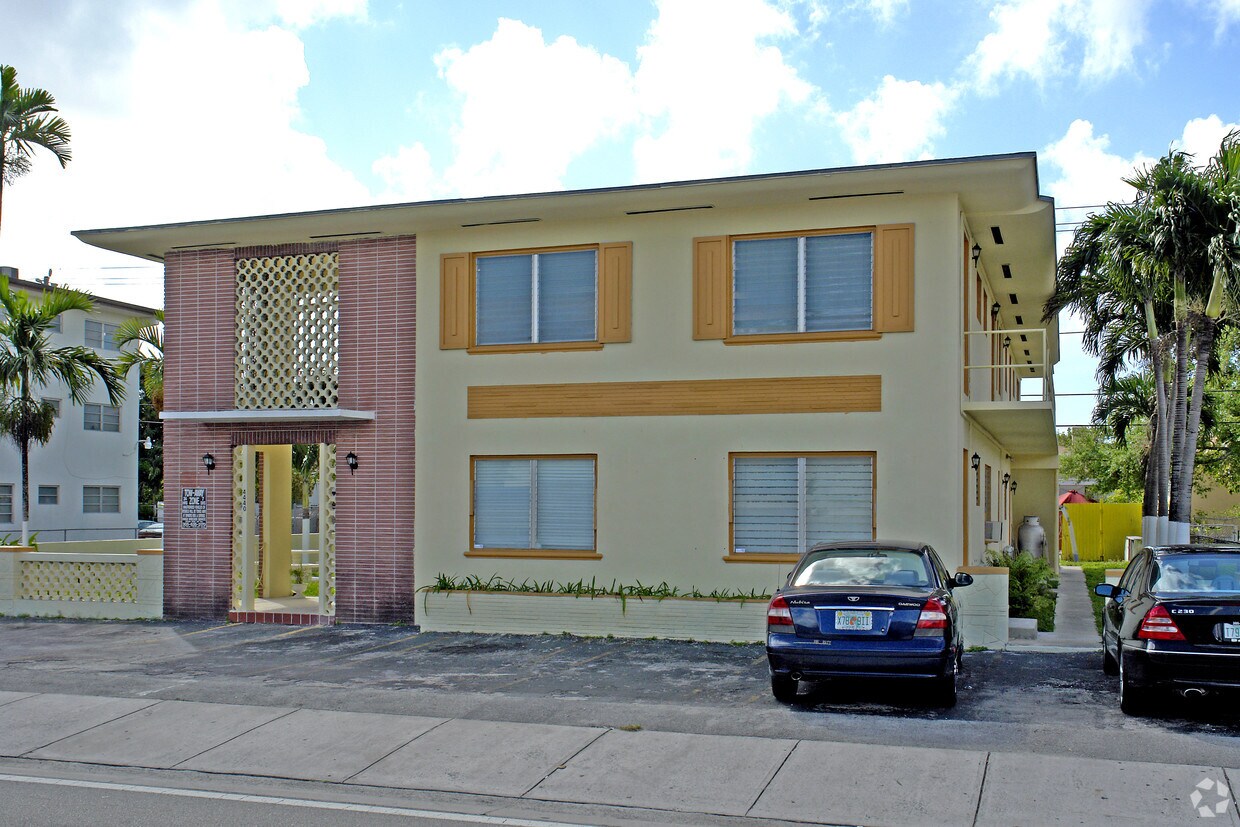 Building Photo - 4440 W Flagler St