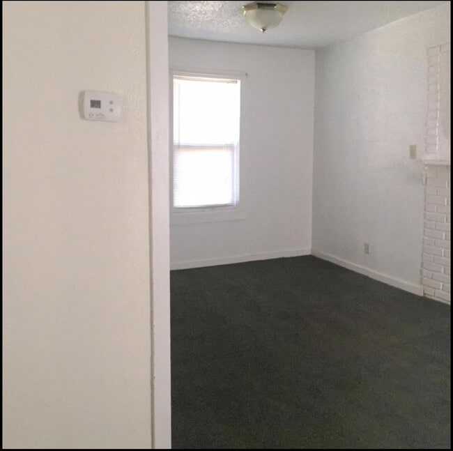 Building Photo - 416 Hickory St