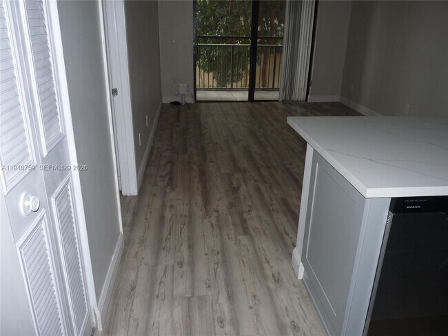 Building Photo - 14301 N Kendall Dr