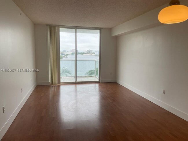 Foto del edificio - 5099 NW 7th St