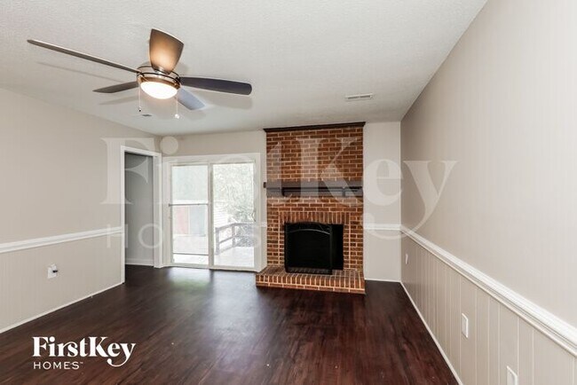 Foto del edificio - 4914 Chestnut Lake Drive