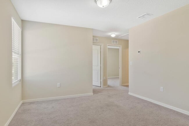 Building Photo - 202 Gladiola Ct