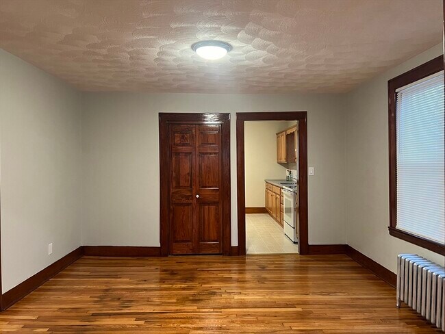 Building Photo - 46 Brookline St