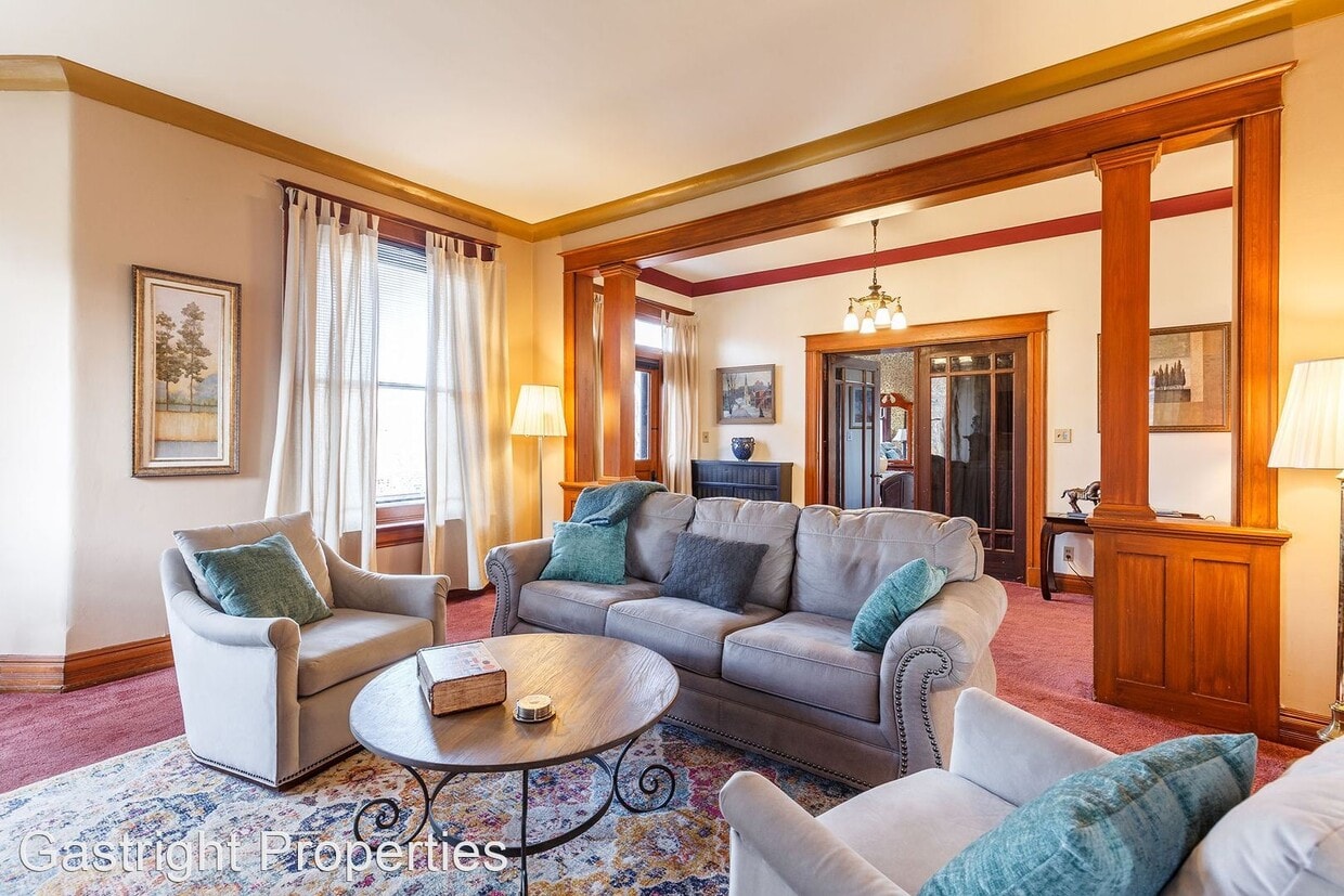 111 Wallace Ave, Covington, KY 41014 Room for Rent in Covington, KY