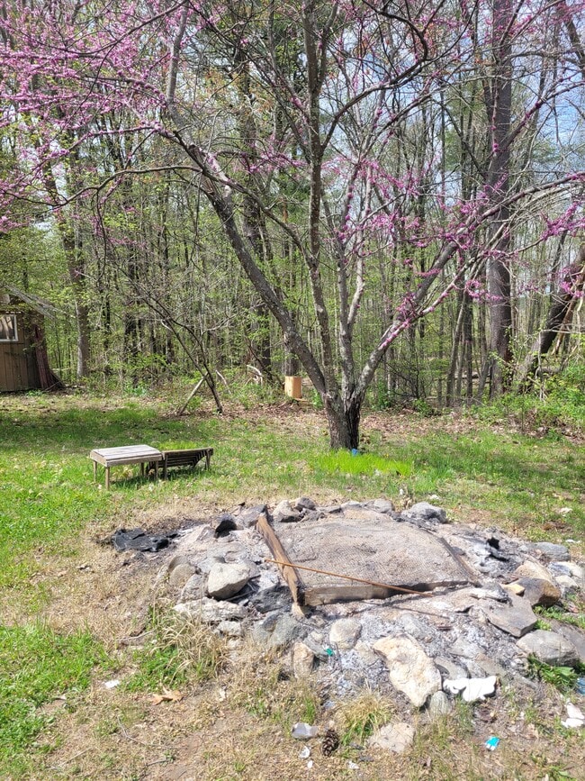 48 Oakwood Ln, Columbia, CT 06237 House Rental in Columbia, CT