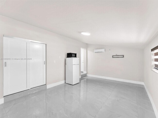 Foto del edificio - 10460 SW 43rd St
