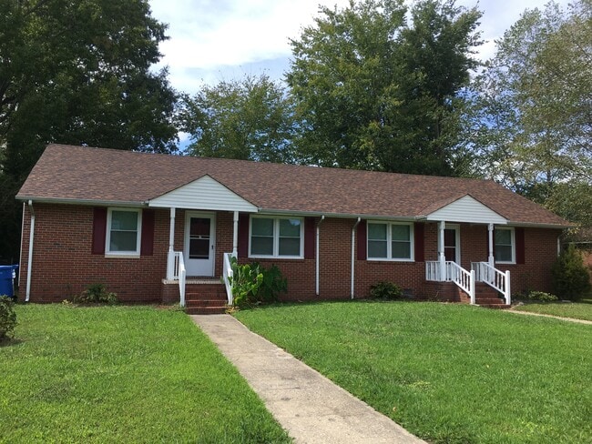 Building Photo - 936 Poplar Ave