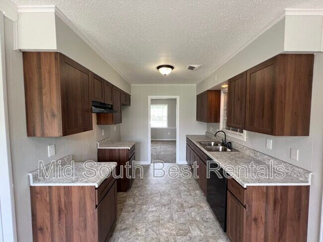 Building Photo - 2047 Janis Dr