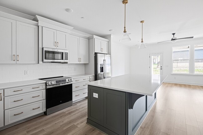 Building Photo - 3065 Inman Dr