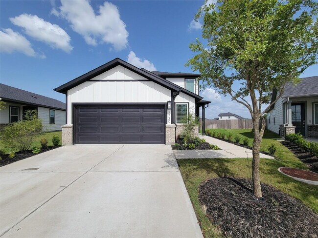 Foto del edificio - "Charming 4-Bed Retreat on Primrose Myrtle Ln, Cypress - Spacious Living with 2.5 Baths!"