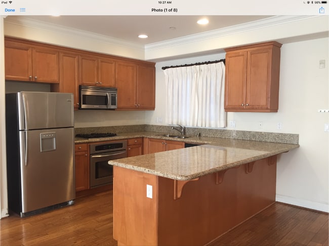 Building Photo - 815 S Grand Ave