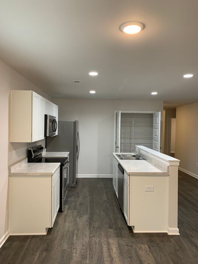 Foto del edificio - Now Pre-Leasing -  Spacious 4-Bedroom | 2-Bath Home in Cullman