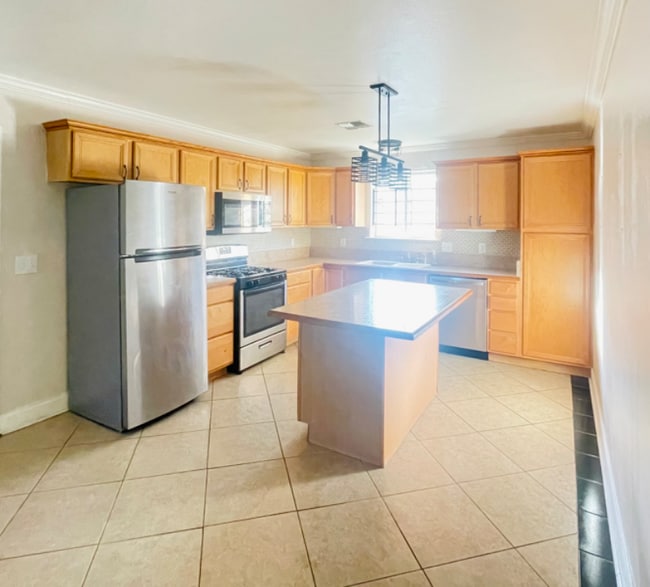 Building Photo - 8531 Dinkins St